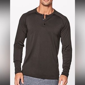 Lululemon athletic long sleeved 3 bottons